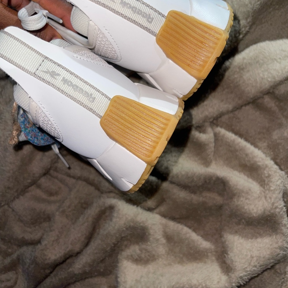Nike V2k run (Read description) - Picture 7 of 7